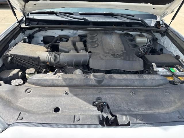 2017 Toyota 4RUNNER SR5 TOYOTA SILVER CERTIFIED
