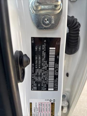 2017 Toyota 4RUNNER SR5 TOYOTA SILVER CERTIFIED