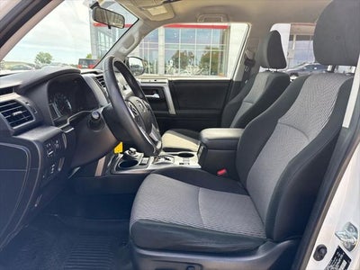 2017 Toyota 4RUNNER SR5 TOYOTA SILVER CERTIFIED