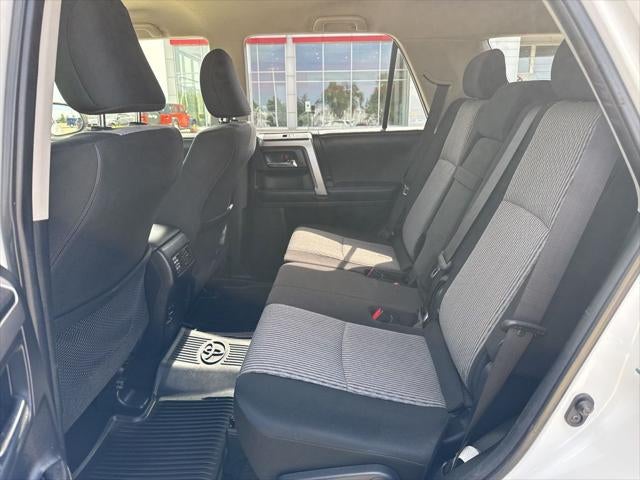 2017 Toyota 4RUNNER SR5 TOYOTA SILVER CERTIFIED