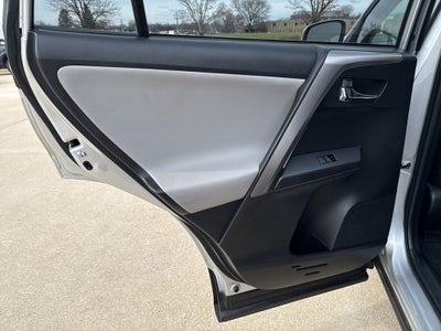 2016 Toyota RAV4 HYBRID XLE