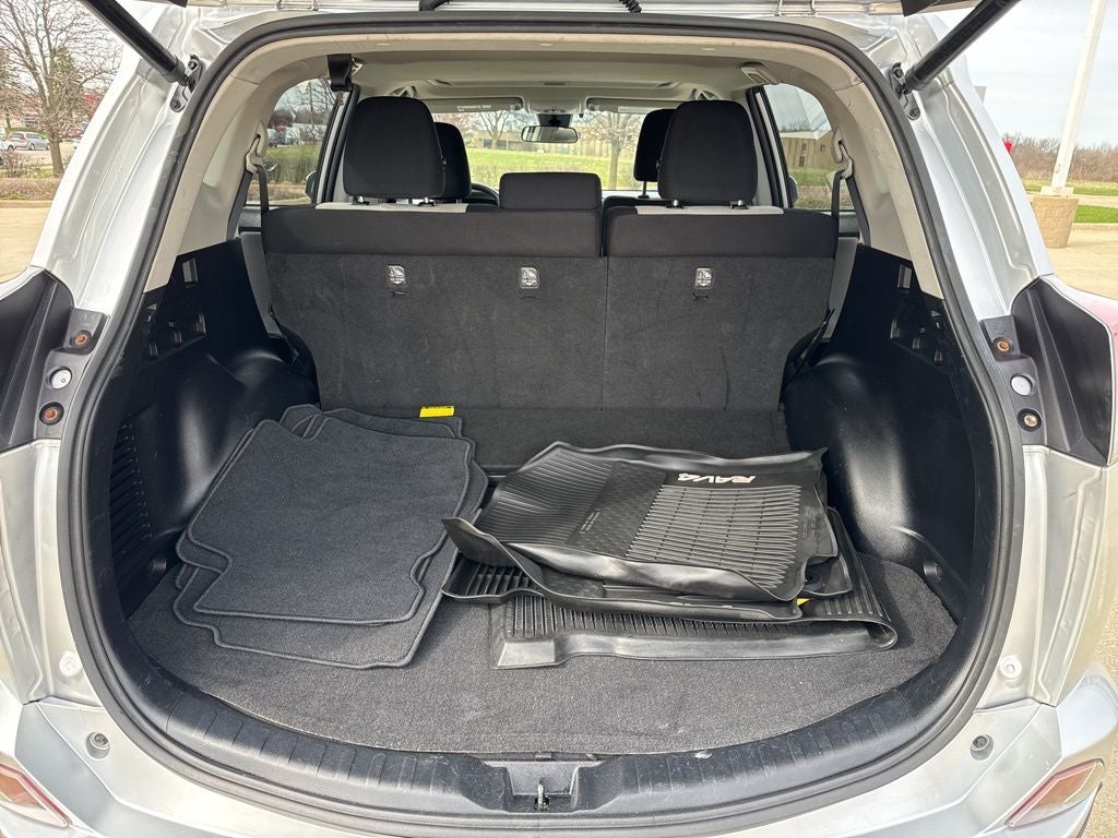 2016 Toyota RAV4 HYBRID XLE