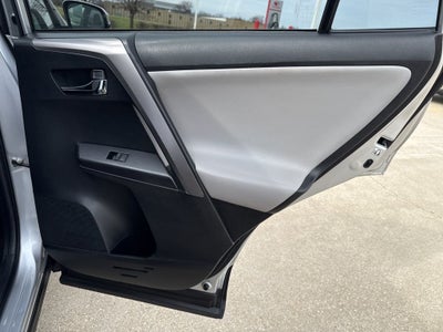 2016 Toyota RAV4 HYBRID XLE