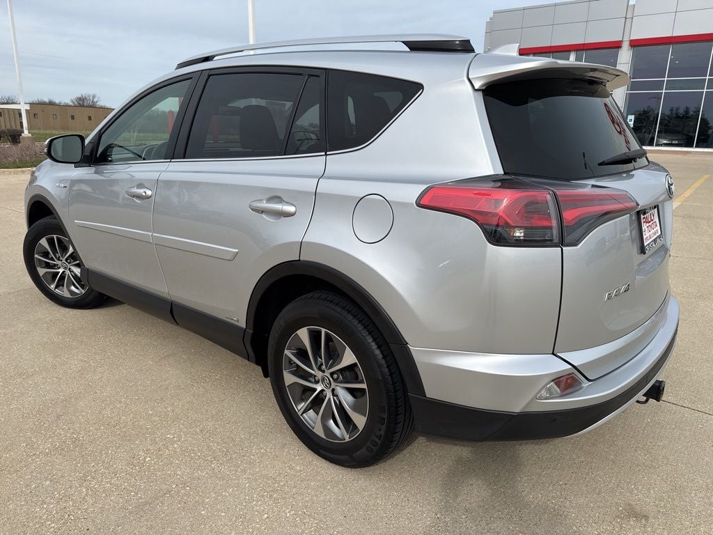 2016 Toyota RAV4 HYBRID XLE
