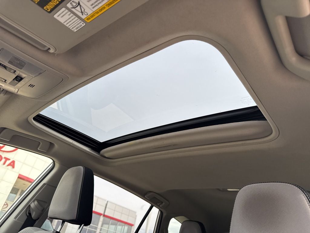 2016 Toyota RAV4 HYBRID XLE