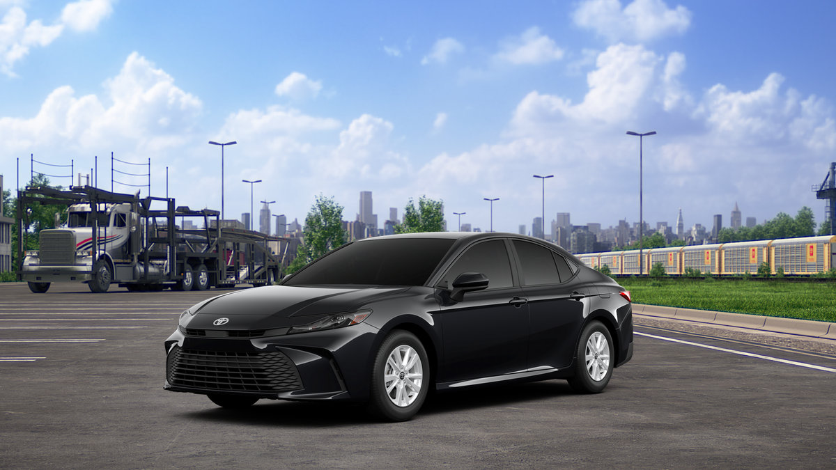 2026 Toyota Camry LE Hybrid's photo